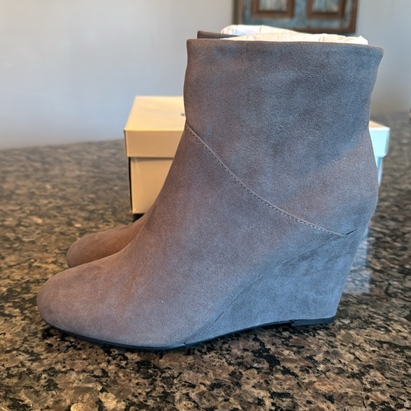 Report Maylee Grey wedge bootie NIB 9 - Picture 4 of 8